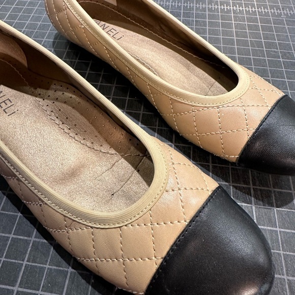 Vaneli Serene Quilted Ballet Flats 7 Narrow Slip On Patent Toe - Picture 2 of 8